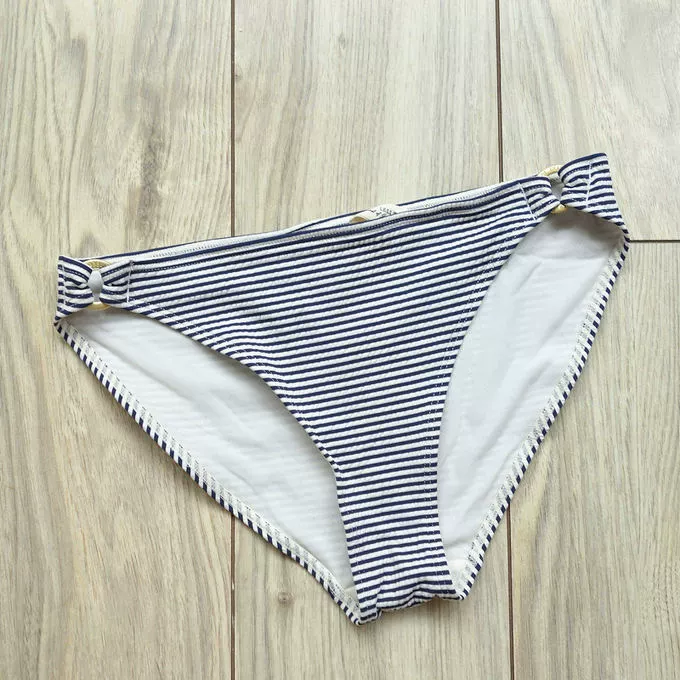 2019 Bắc Âu khí chất kết cấu thể thao phong cách giản dị bộ bikini tam giác phụ nữ áo tắm bikini - Bikinis