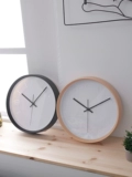 Простые и современные громкие секунды, тихие часы мода маленькие висящие часы 12 -кишки для спальни гостиная часы подвесные поверхности часы