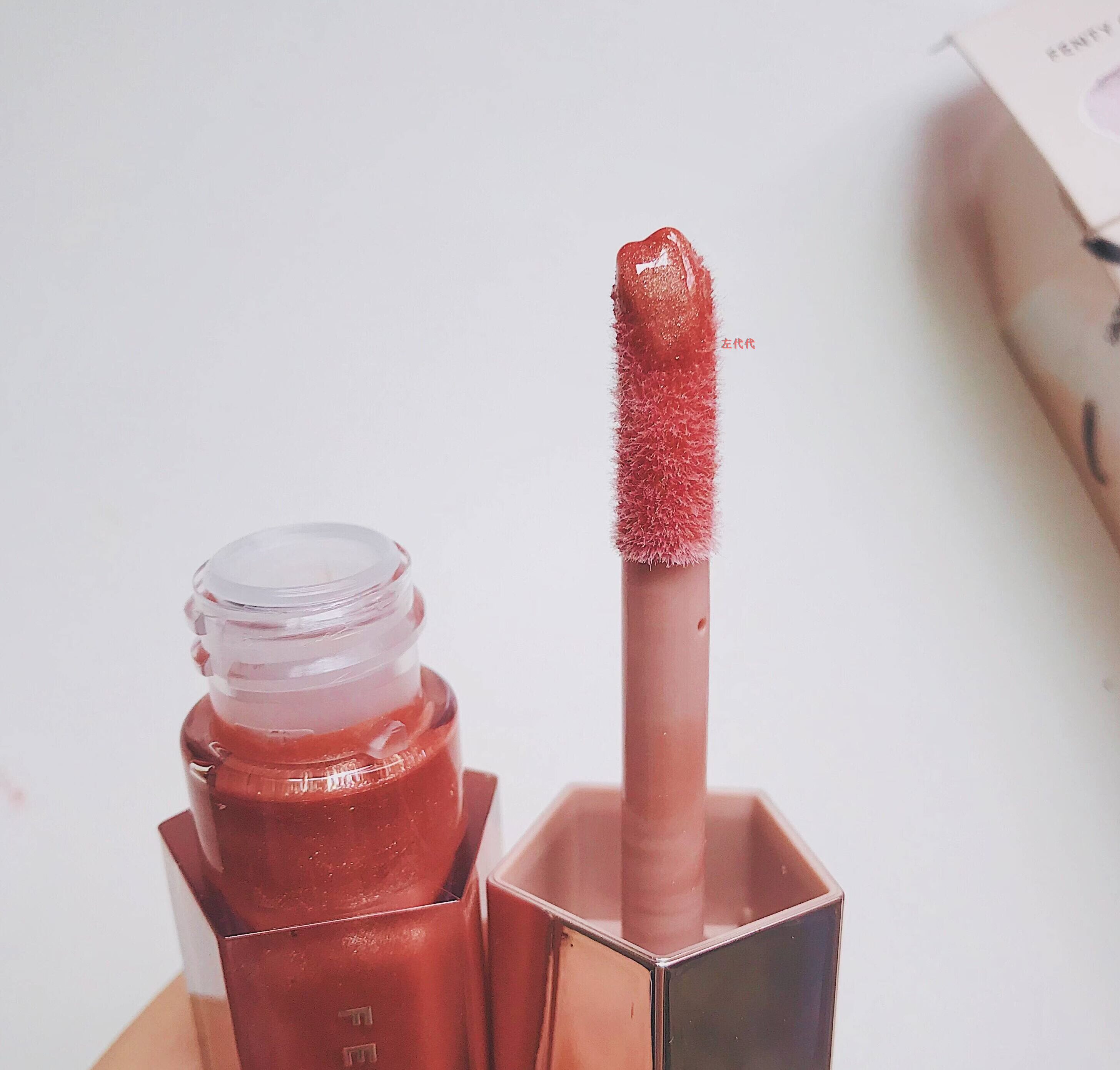 Anh mua Fenty Beauty Glow Gloss Bomb rose Pearl glaze lip gloss lip gloss 	son bóng màu	
