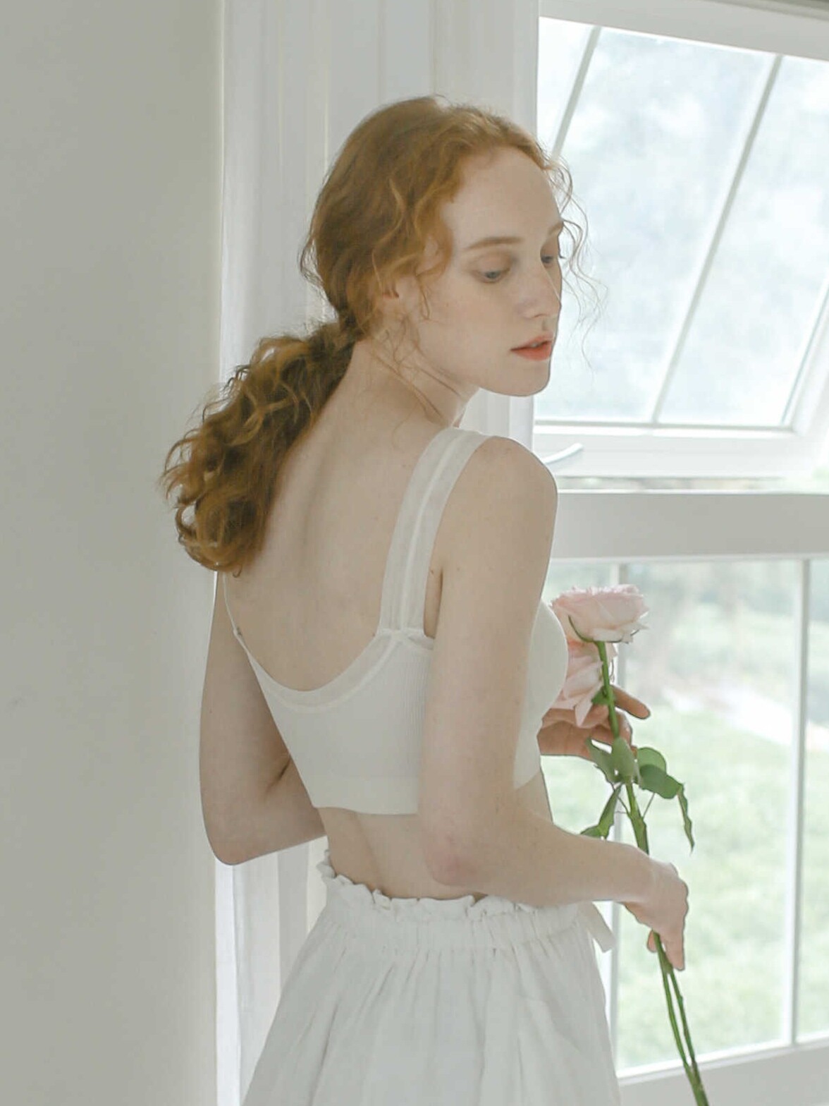Lace suspender underwear one-piece bra White beauty back suspender bra One-piece large chest small bra thin section