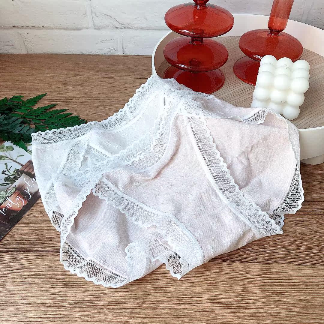Thin small snowflake feet high open fresh and young ladies lace edge soft cotton briefs shorts