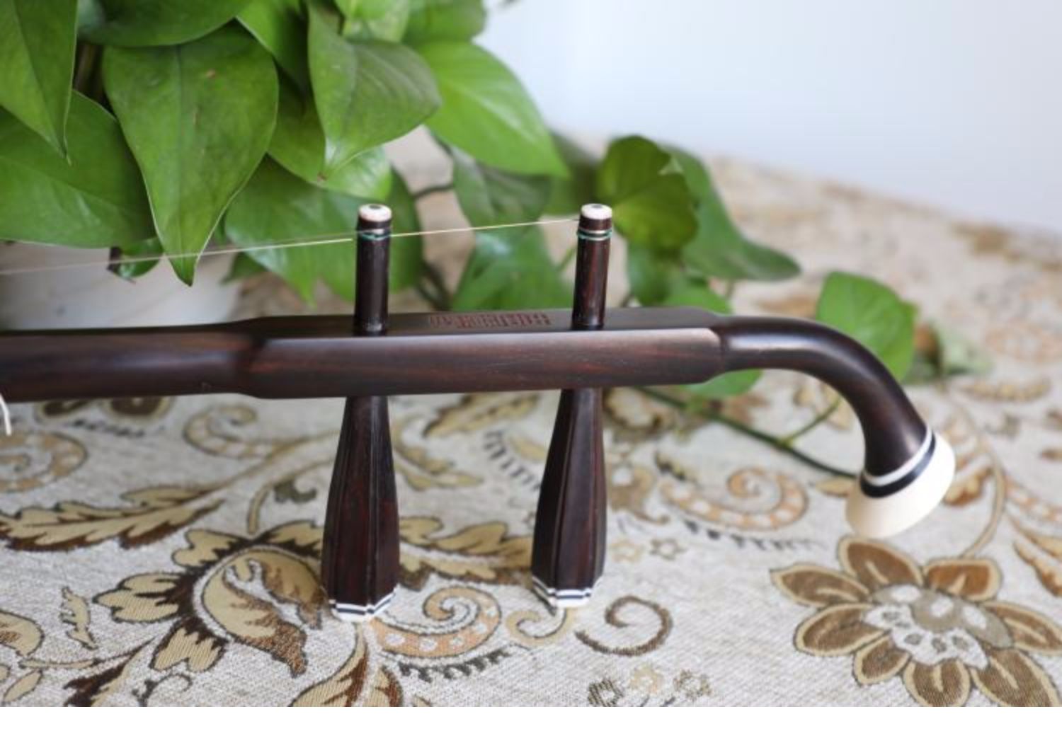 Wanqatte Erhu Gu Yueqin Square handmade Ming và Qing vật liệu cũ bằng gỗ gụ cũ chuyên nghiệp chơi nhạc chấm điểm nhà sản xuất nhạc cụ đích thực - Nhạc cụ dân tộc đàn tỳ bà