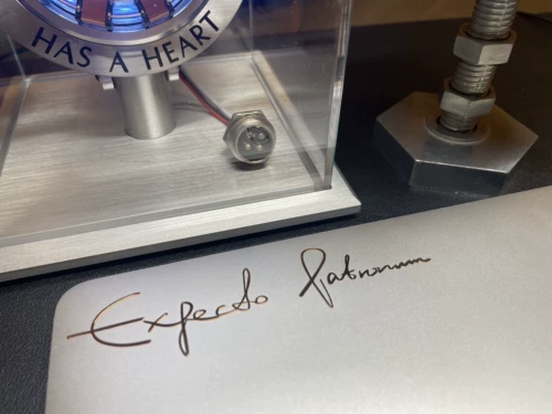 Волшебный металлический ноутбук, чехол для телефона, чемодан, светоотражательный скейтборд