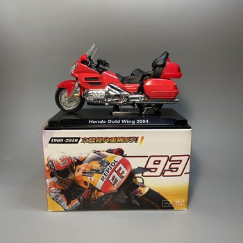 本田摩托车金翼2004款模型摆件1/24带亚克力罩Honda重机