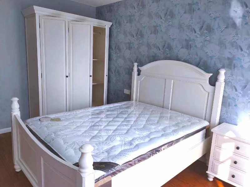 90 space 1 8*2 0m bed 610*420*685mm Bed cabinet (white Milan style) 315 special price