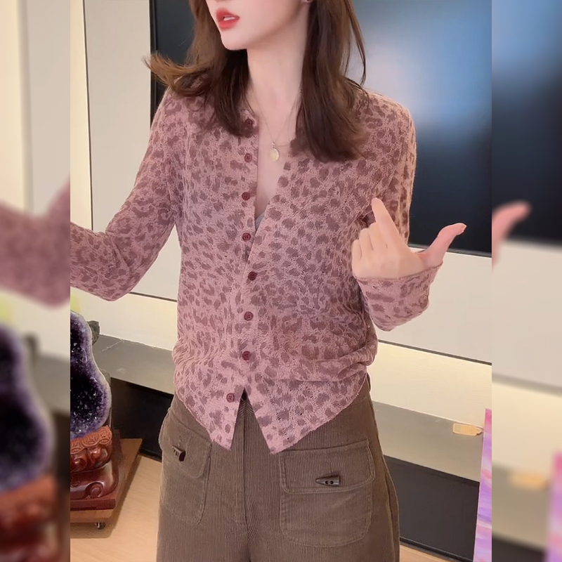 Leopard Print Long-Sleeved Knitted Cardigan for Women, Spring Thin Style, 2026 New Korean Style, High-End, Stylish, Slimming Top