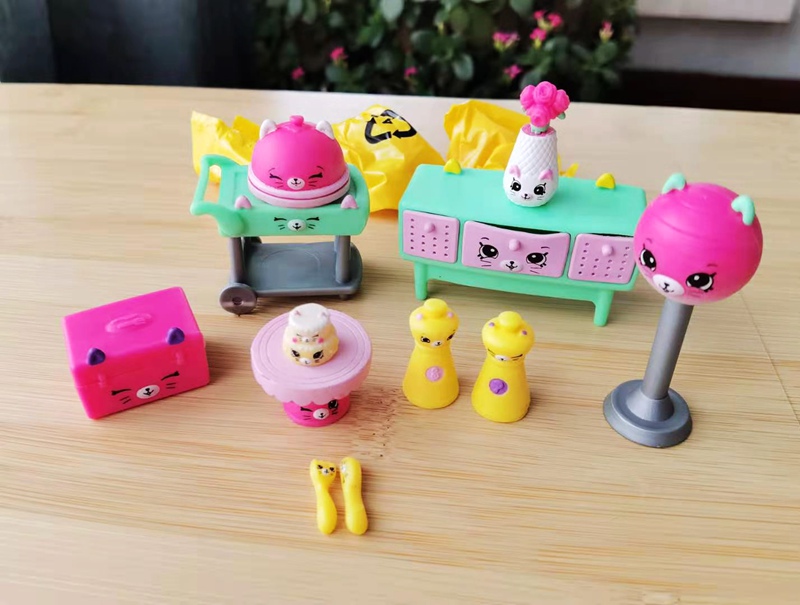 17#Clearance lovely spirit doll Pets furniture scene Ornaments Play the family Toys buy Five give One