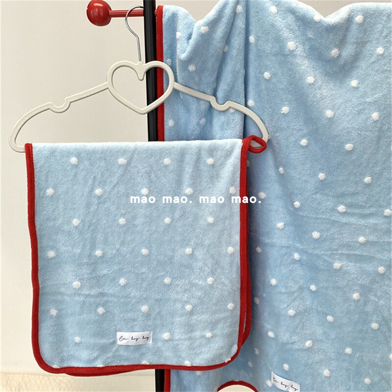 Large Polka Dot Towel and Bath Towel Two-Piece Set, Coral Fleece Is More Absorbent Than Pure Cotton, Thicker, and Can Be Used as an Adult Bathrobe