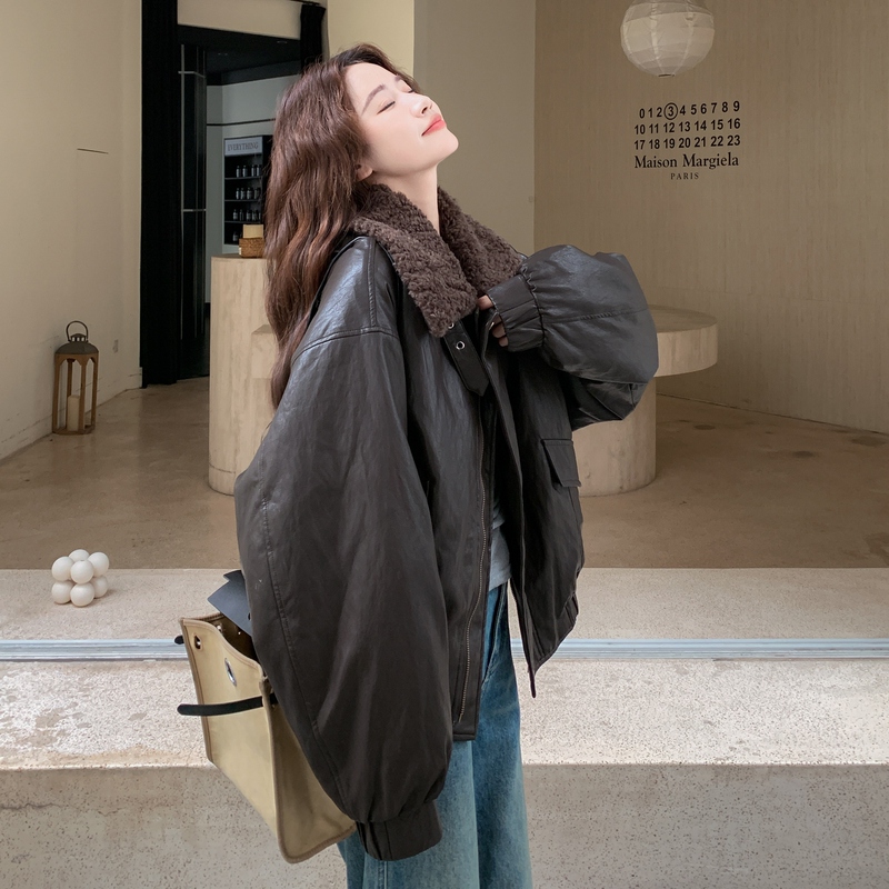 90% White Duck down Jacket for Women, 2025 New Winter Thickened Melard Brown Retro Pu Leather Coat Jacket 90% White Duck down Jacket for Women, 2025 New Winter Thickened Melard Brown Retro Pu Leather Coat Jacket