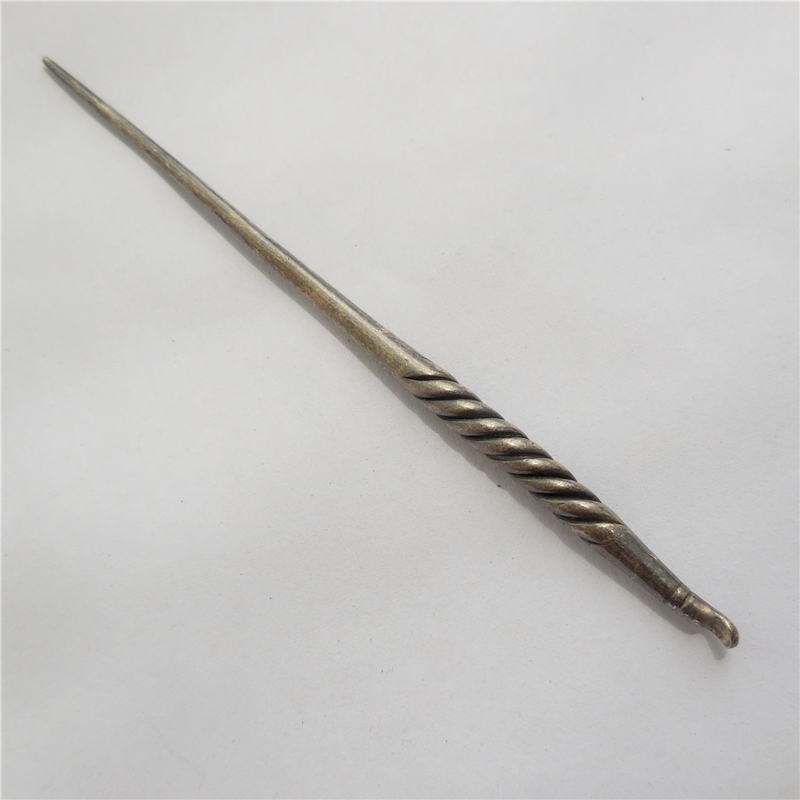 Authentic Old Silver Antiques, Old Silverware, Old Silver Twisted Wire Ear Picks, Hairpins, Genuine Antique Collectibles Authentic Old Silver Antiques, Old Silverware, Old Silver Twisted Wire Ear Picks, Hairpins, Genuine Antique Collectibles