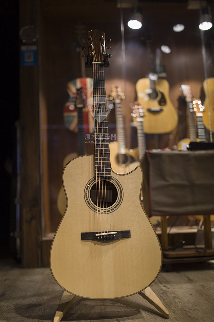 Dalian Original Wood Hall Kameoka Guitar (Takameoka Takayuki) Oshio Queen's Qin European Spruce Motor