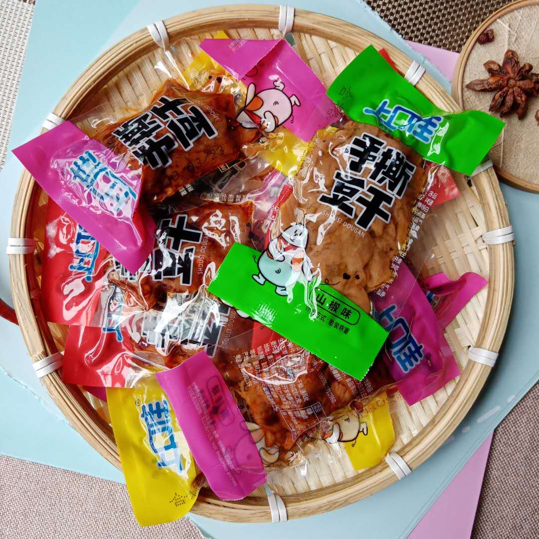 Catering good shredded dried bean curd with meat and dried bean curd in small package 1000g spicy spicy dried bean curd and spicy strips casual snack