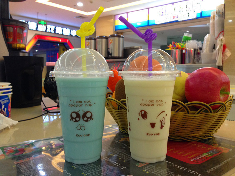 500ml thickness and cute expression disposable milk cup plastic cold and hot drink package cover can be customized
