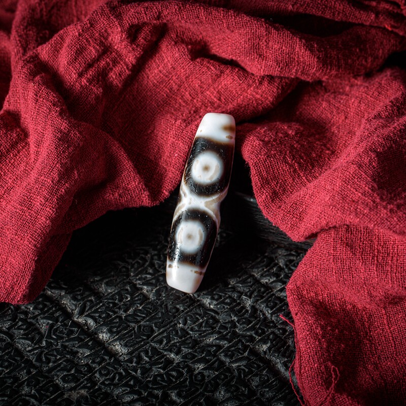 Natural Old Material To Pure Diamond Six Eyewear Sky Beads Necklace Pendant for Men and Women Couples Lock Bone Chain Accessories Original Design