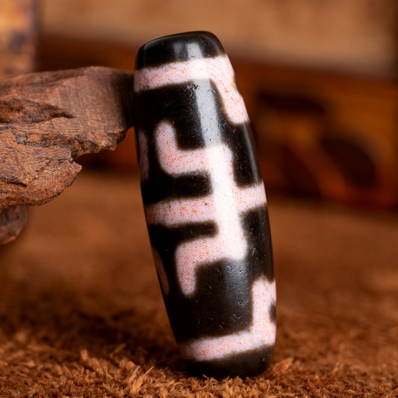 Original ore Tibet lotus artifact old dzi bead natural old mine to pure oil moisturizing paste full cinnabar dzi necklace