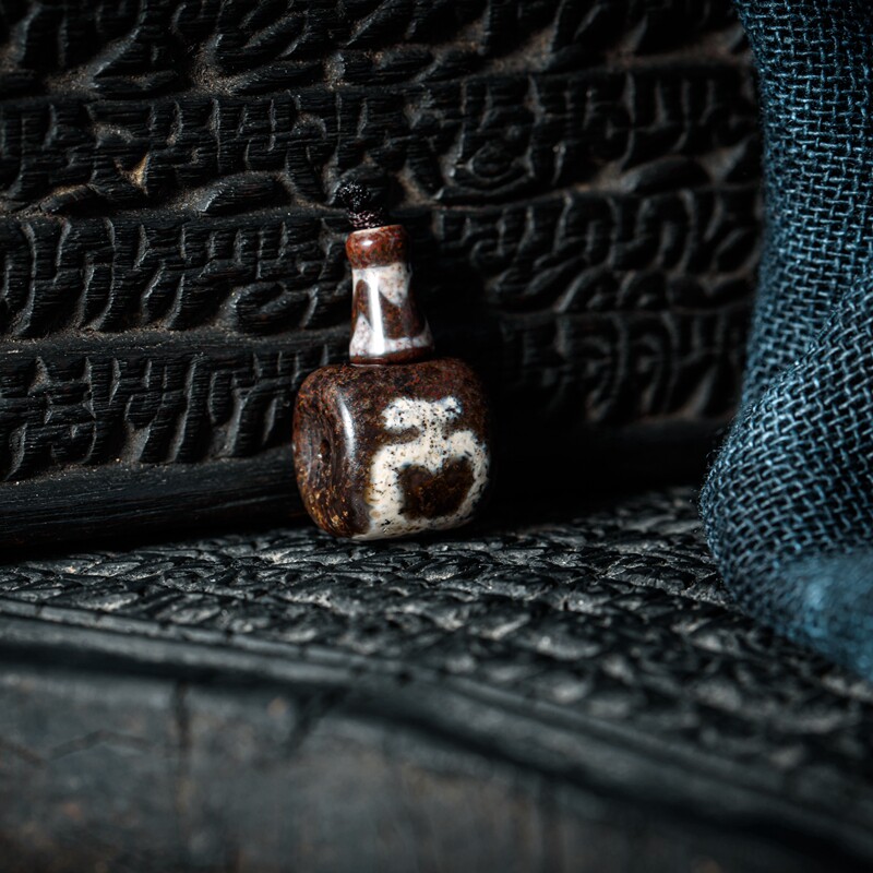 Natural Old Material Jade Medullary Sand Tiger Tooth Buddha Tooth Buddha Tarpao Bottle Elephant Male pearl Three direct links Buddha head DIY ornament Wen playing with accessories