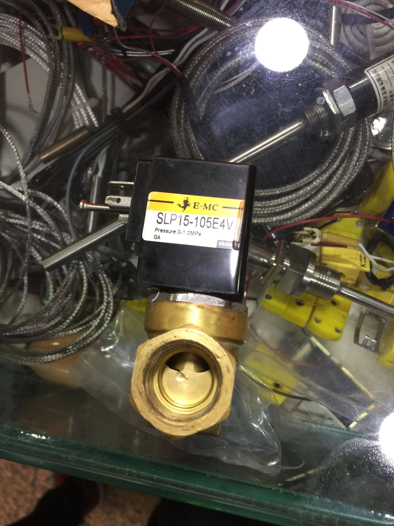 New EMC Solenoid Valve SLP15-105E4V