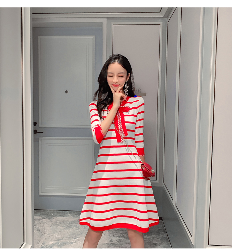 VK旗艦店 韓國小香風收腰顯瘦條紋針織長袖洋裝
