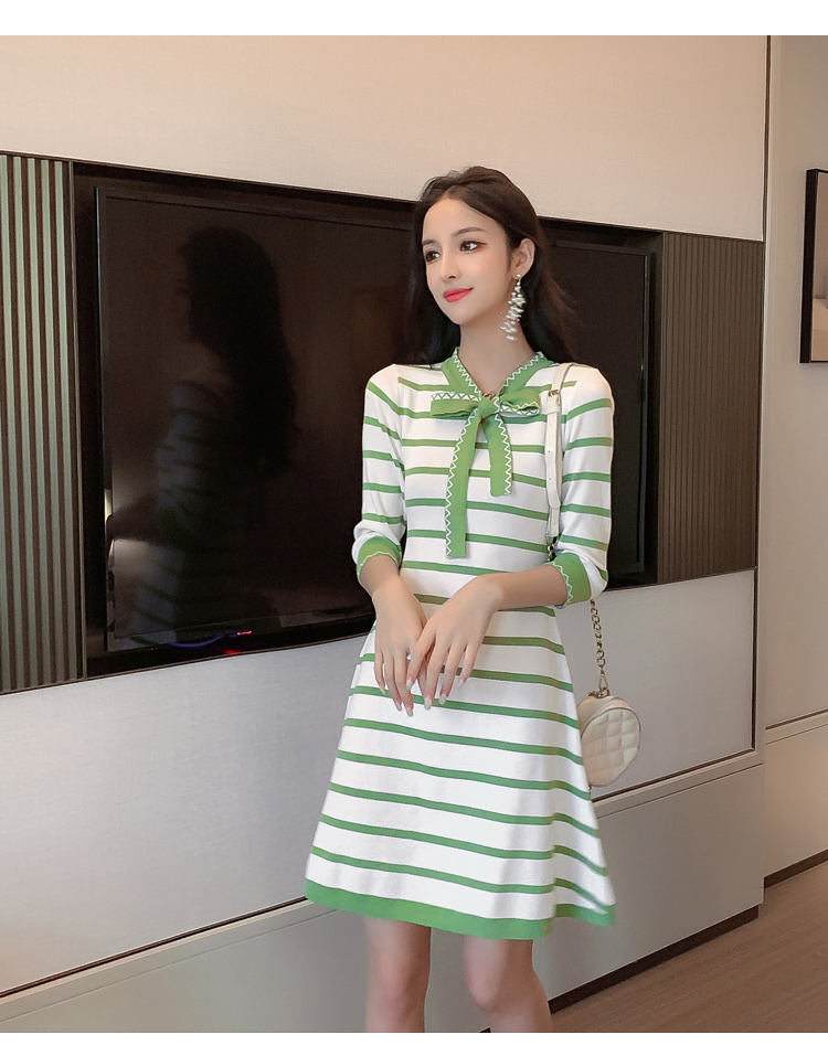 VK旗艦店 韓國小香風收腰顯瘦條紋針織長袖洋裝