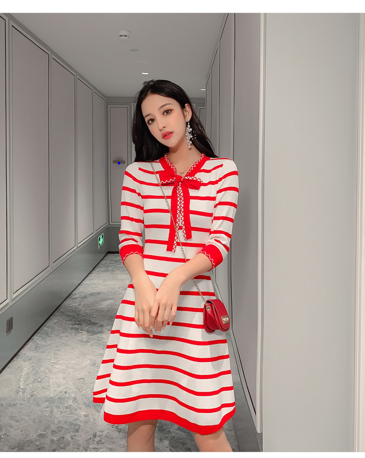 VK旗艦店 韓國小香風收腰顯瘦條紋針織長袖洋裝