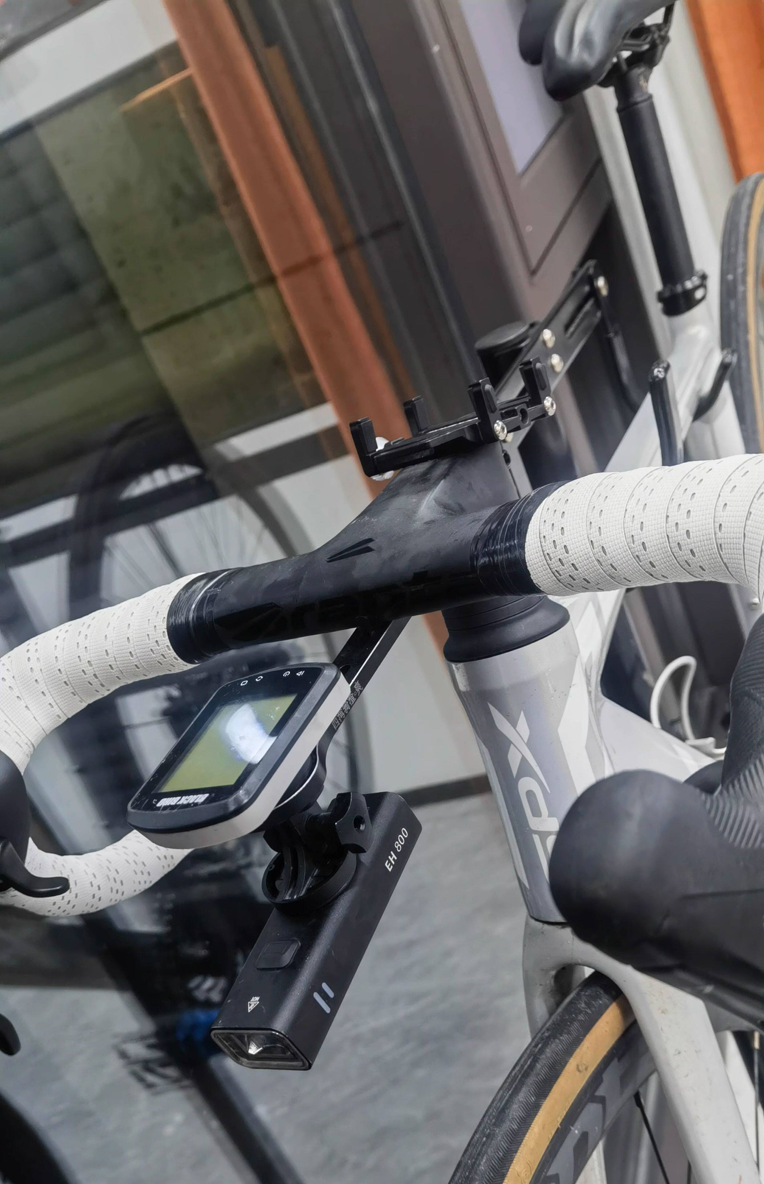 Велокомпьютер 自行车公路车一体把铝合金直柄码表架夜骑车灯前灯手电筒一套搞定 Essen