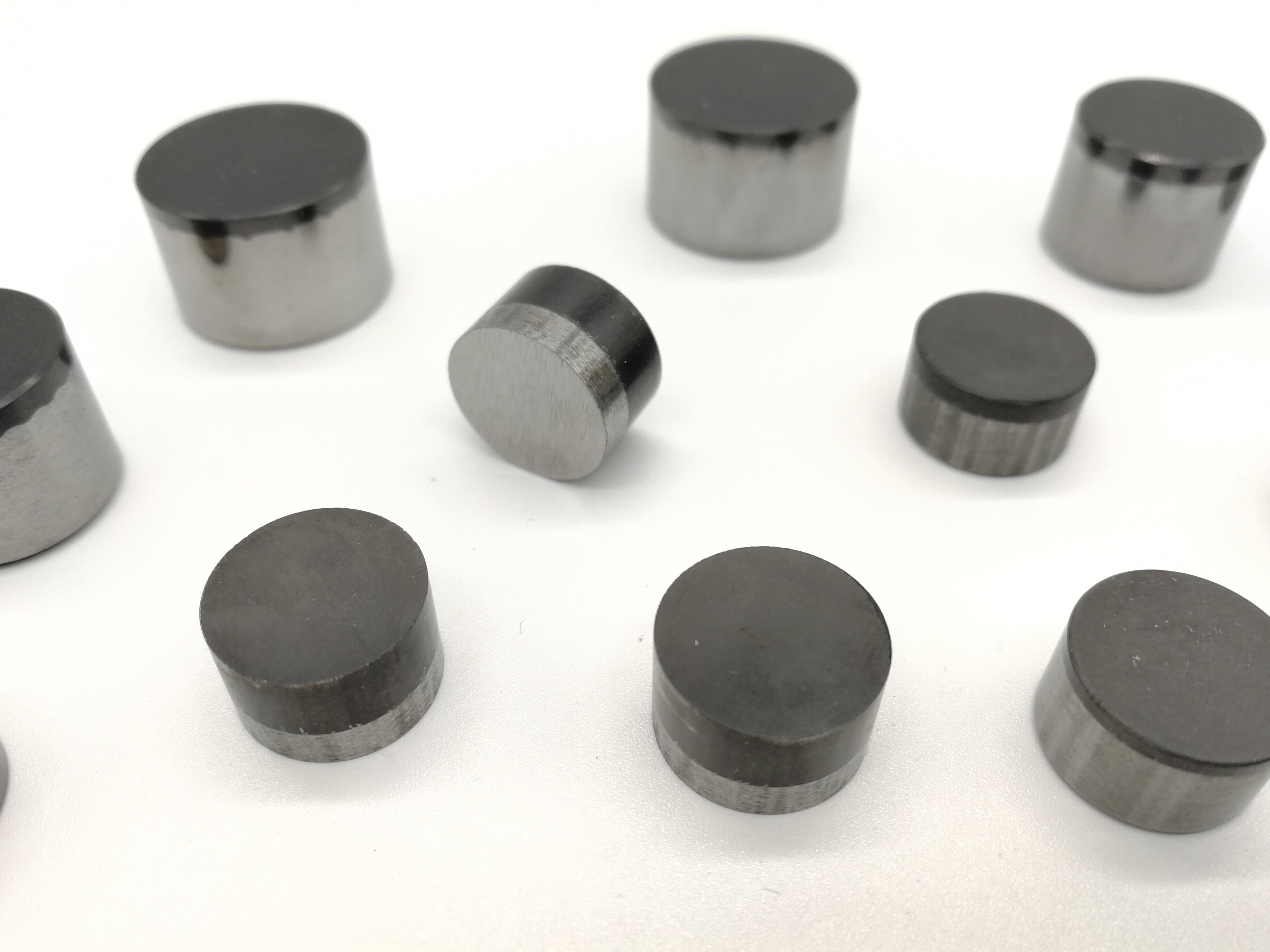 Polycrystalline diamond PCD composite sheet PDC diamond layer thickness 5mm can be cut and welded can be customized