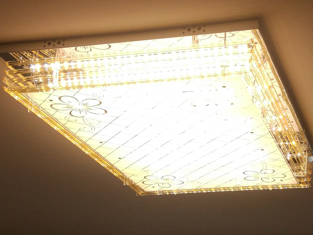 Shanghai area lamps and lanterns door-to-door installation Ceiling lights chandeliers Crystal lights installation of thousands of people's trust and praise