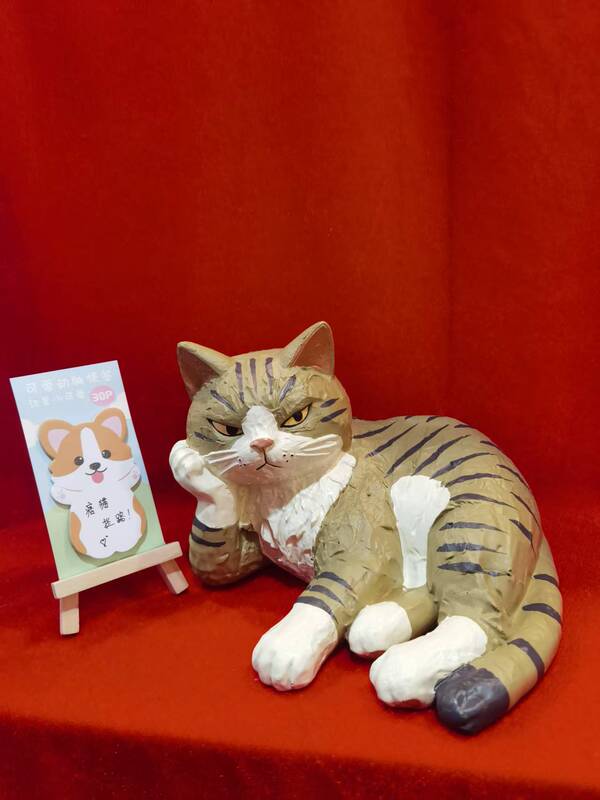Creative Resin Cat Figurine Crafts Handmade Imitation Wood Carving Animal Keychain Orange Cat Gray Cat Backpack Pendant