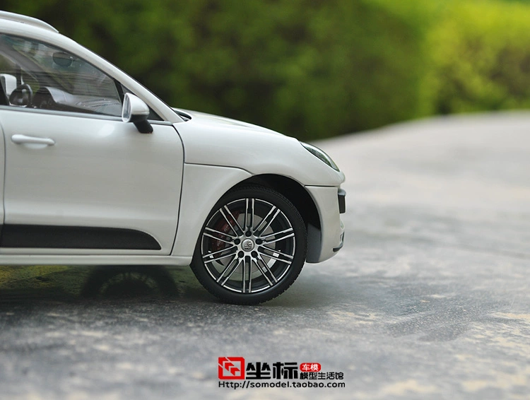 Mô hình ô tô Porsche Macan Cắt nhỏ 1:18 Mô hình ô tô mô phỏng hợp kim Porsche Macan Turbo - Chế độ tĩnh