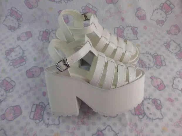 Высокие сандалии на платформе antaina 