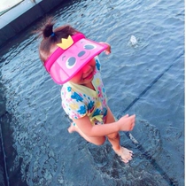 The childs empty top hat (do not depress) 0 1kg