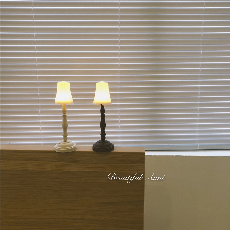 * beautiful little aunt * ins mini retro small night light unplugged in electric sleep light student dorm eye guard eye table light