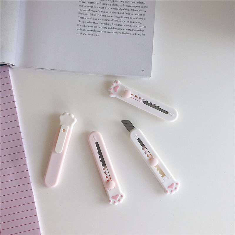 * BEAUTIFUL LITTLE AUNT * Telescopic Cat Paw Beauty Workout Knife Wrap Open Box HAND WALL PAPER KNIFE HAND ACCOUNT CUT PAPER KNIFE