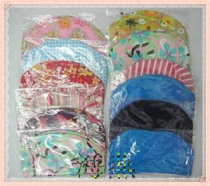 The cloth swimming cap male and female children are all available to ship color random