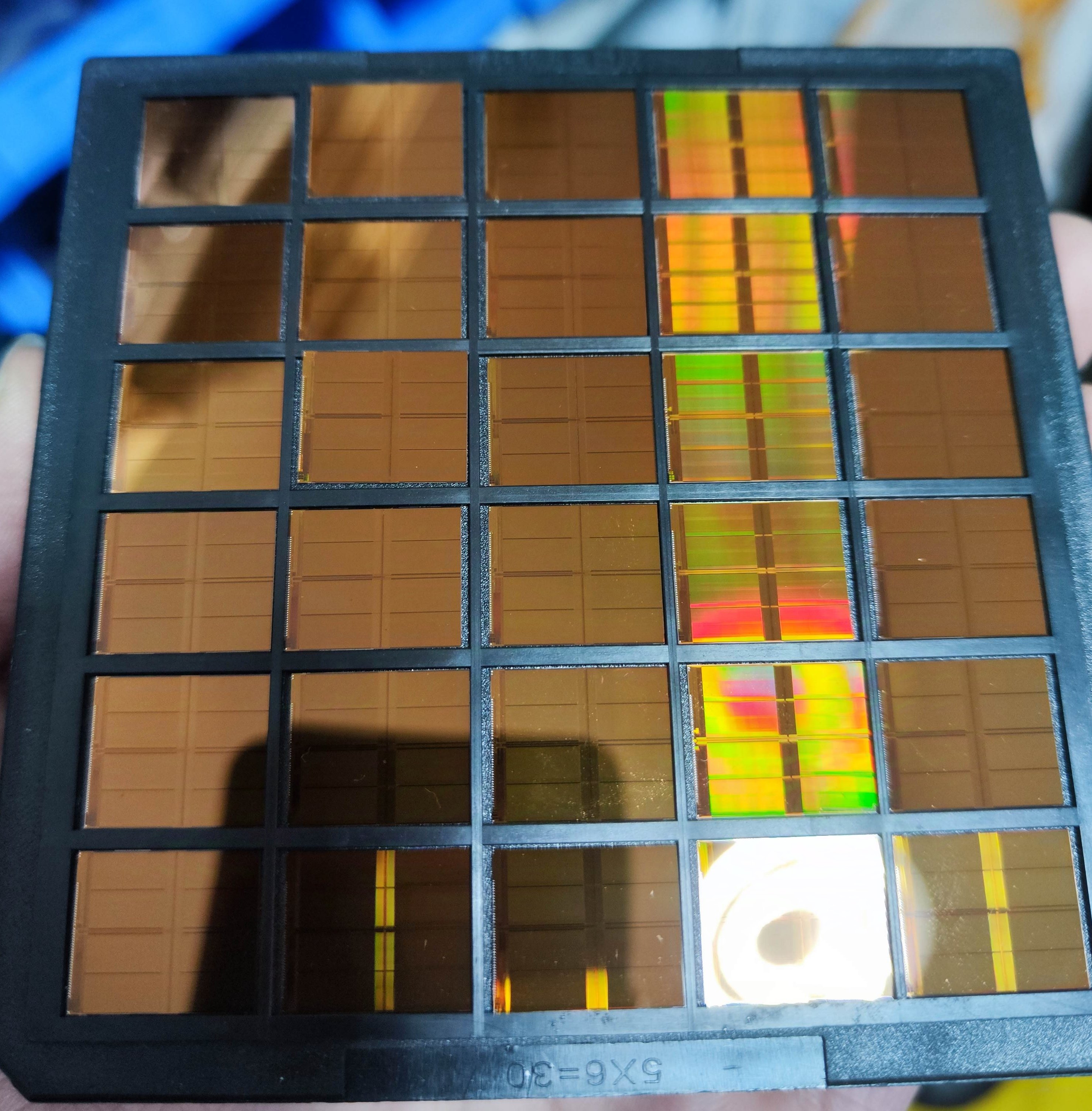 64GB内存闪存芯片裸片库存成品淘汰科研展示用途硅片芯片免费开票