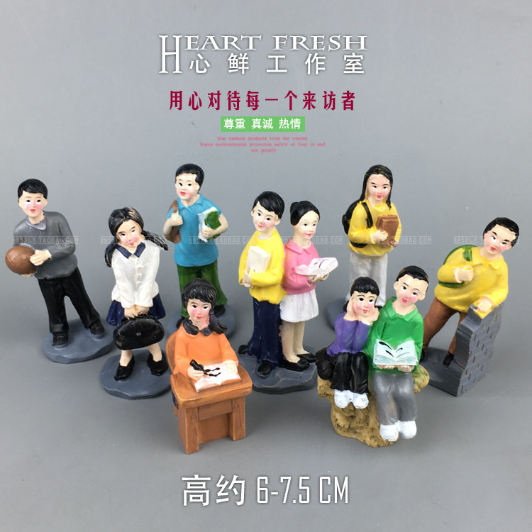 RW226 sand table simulation character model middle school students adolescence love men and women reading books class resin ornaments