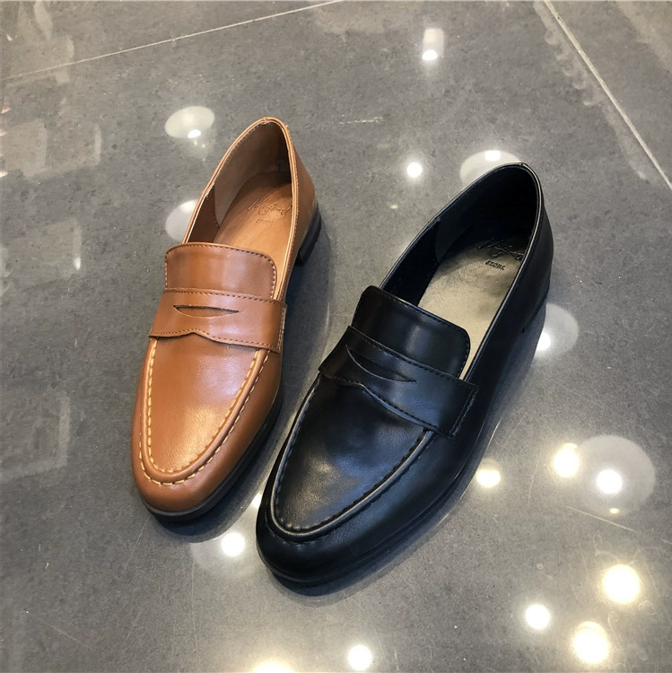 Spot Dongdaemun của Hàn Quốc 2020 mùa thu mới unisex màu đen đầu tròn thấp chân cắt đơn giản giày da nhỏ đơn giản - Giày cắt thấp