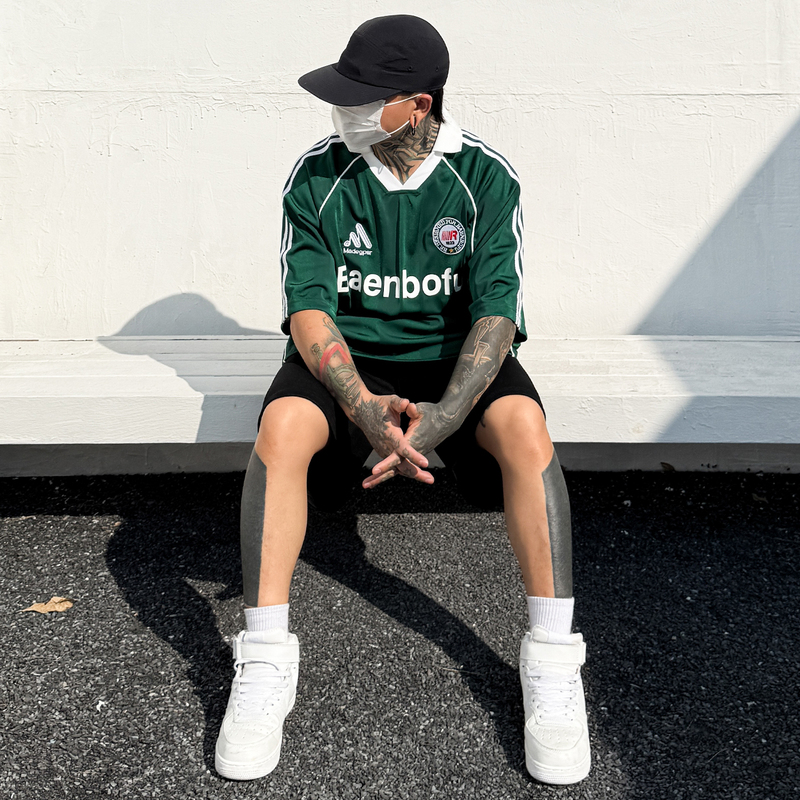 Trendy American Retro Sports Style V-Neck Short-Sleeve T-Shirt for Men, Loose Fit, 2026 Jersey, Green Letter Print Top