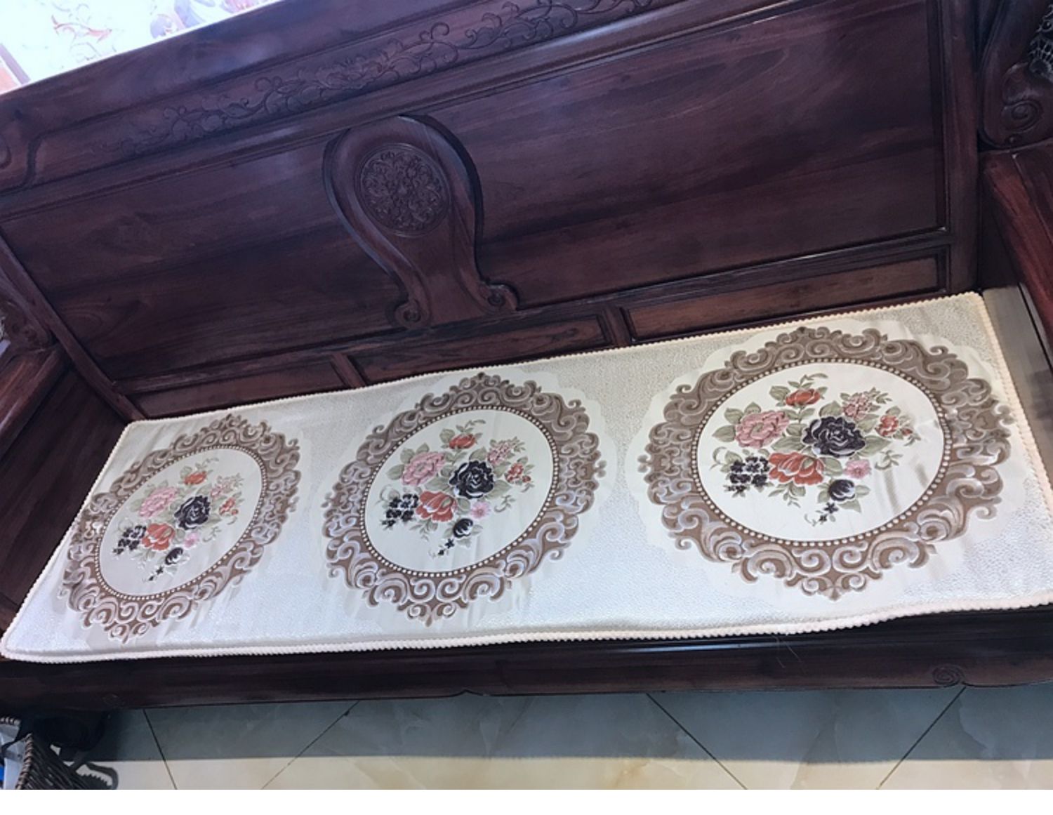 Trung Quốc sofa gỗ hồng đệm nhà phòng khách vải sang trọng đệm châu Âu đệm văn phòng bốn mùa thảm chống trượt - Ghế đệm / đệm Sofa thảm trải ghế