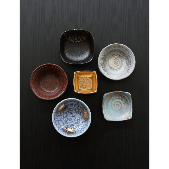 Spot Japanese original imported Arita-fired pottery kiln gold and silver color variety of delicious refreshment small plates six-pack set