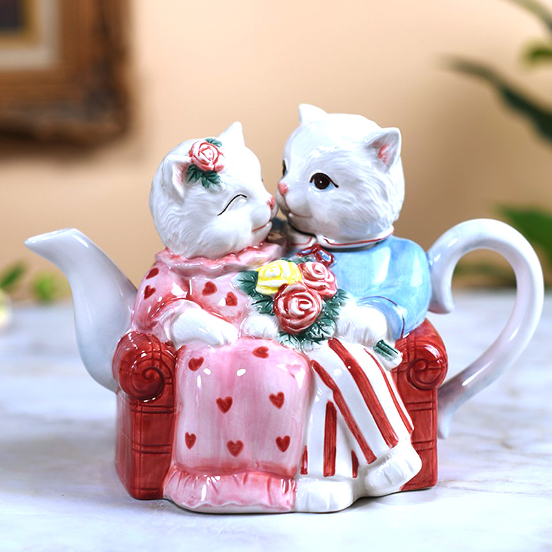 Living room Cartoon European-style ceramic teapot lovers kitty decoration tea set Milk Pot Cute Garden Coffee Maker