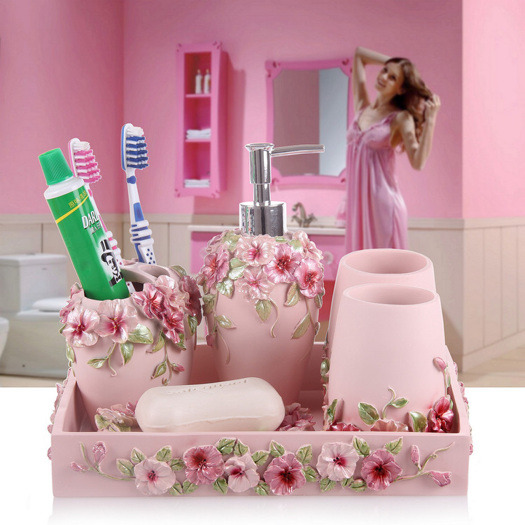 консоль, туалетный столик vanity table. туалетный комплект. туалетный комплект. набор для ванной. коврик для туалета.