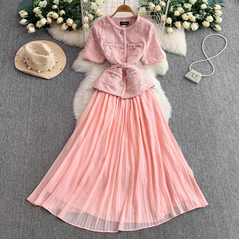 Elegant and Youthful Chanel-Style Woven Round-Neck Dress for Women with a High-End Feel, Featuring Sequin Stitching and a Pleated, Flared Hem