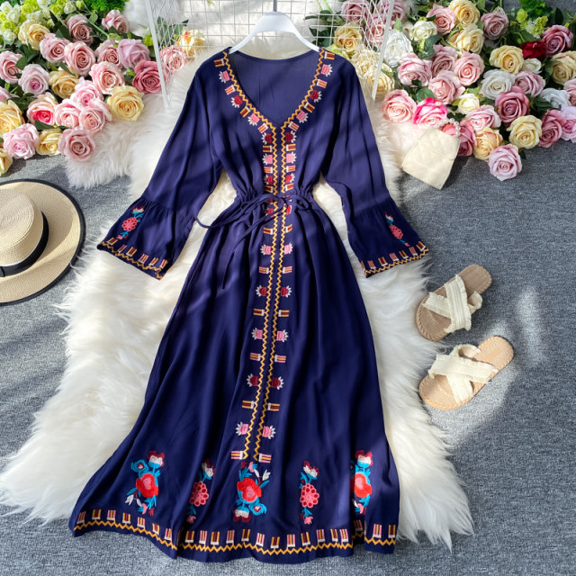 Vacation Beach Sunscreen Long Dress Female Bohemian Ethnic Style Retro Art Embroidery Travel Dress Trumpet Sleeves