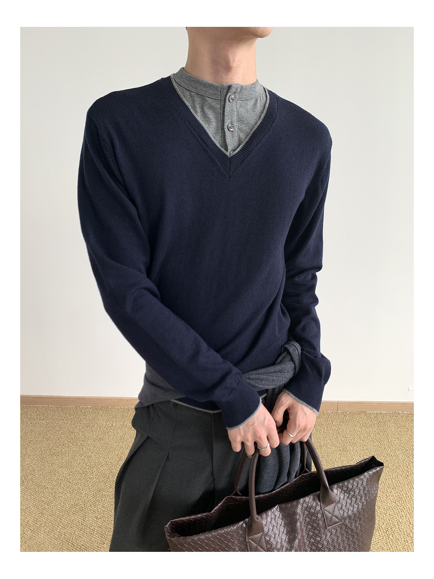 MION Faux-Layer V-Neck Cropped Sweater