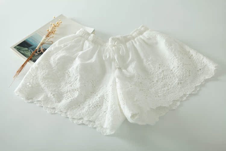 Quần nữ có hương vị Hồng Kông hè 2018 cotton mới cộng với quần lửng cổ tích rỗng đầu xà cạp hoang dã phụ nữ mặc - Quần short quần jean ngắn nữ