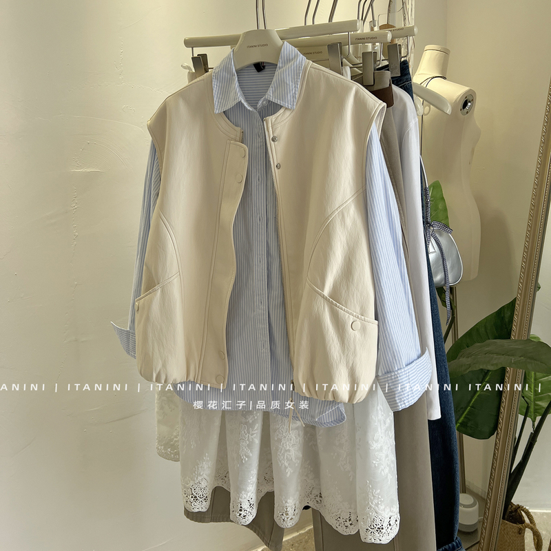 Japanese-Style Sleeveless Leather Vest for Women, 2026 Spring New Short Loose Beige Zip-Up Jacket, Stylish Leather Jacket