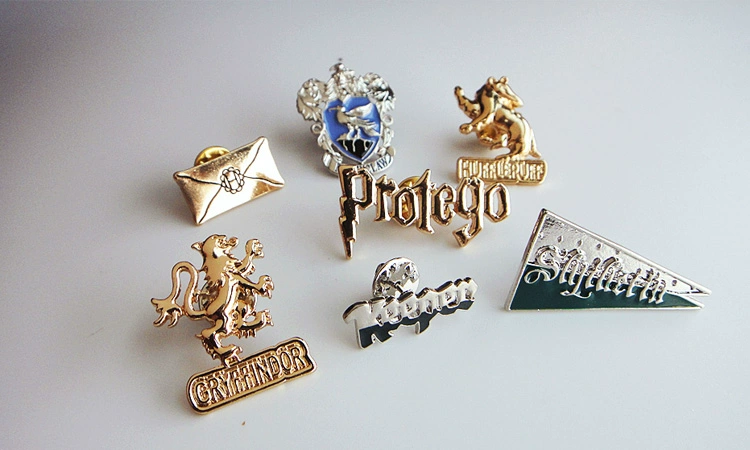 Harry Potter Hufflepuff Gryffindor Raven Klaus Wrightlin Áo giáp vệ sĩ hú thư - Trâm cài
