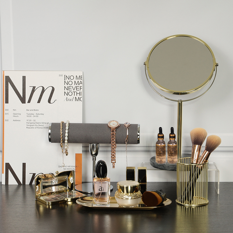 Model House Bathroom Cosmetics, Skin Care, Makeup Props, Dressing Room Decorations, Photography Set, Soft Decoration Combination