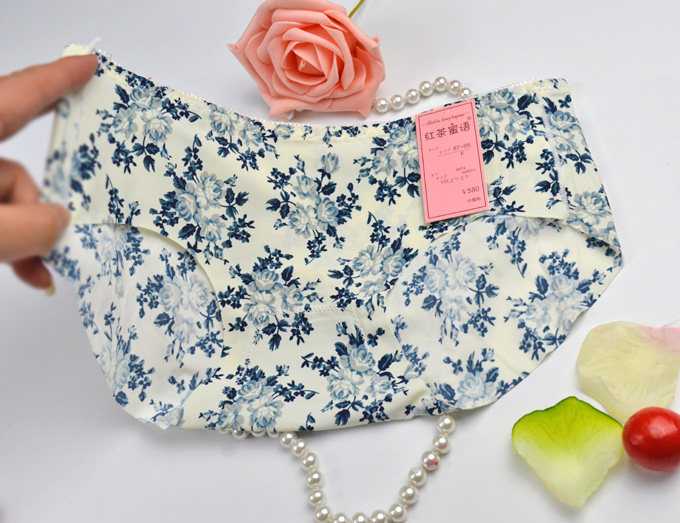 Slip jeunesse en soie Ice - Ref 645380 Image 49